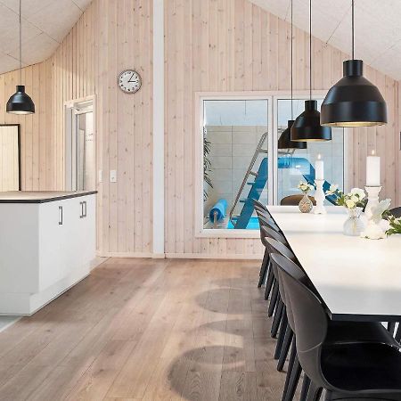 18 Person Holiday Home In Hasselberg Капелн Екстериор снимка