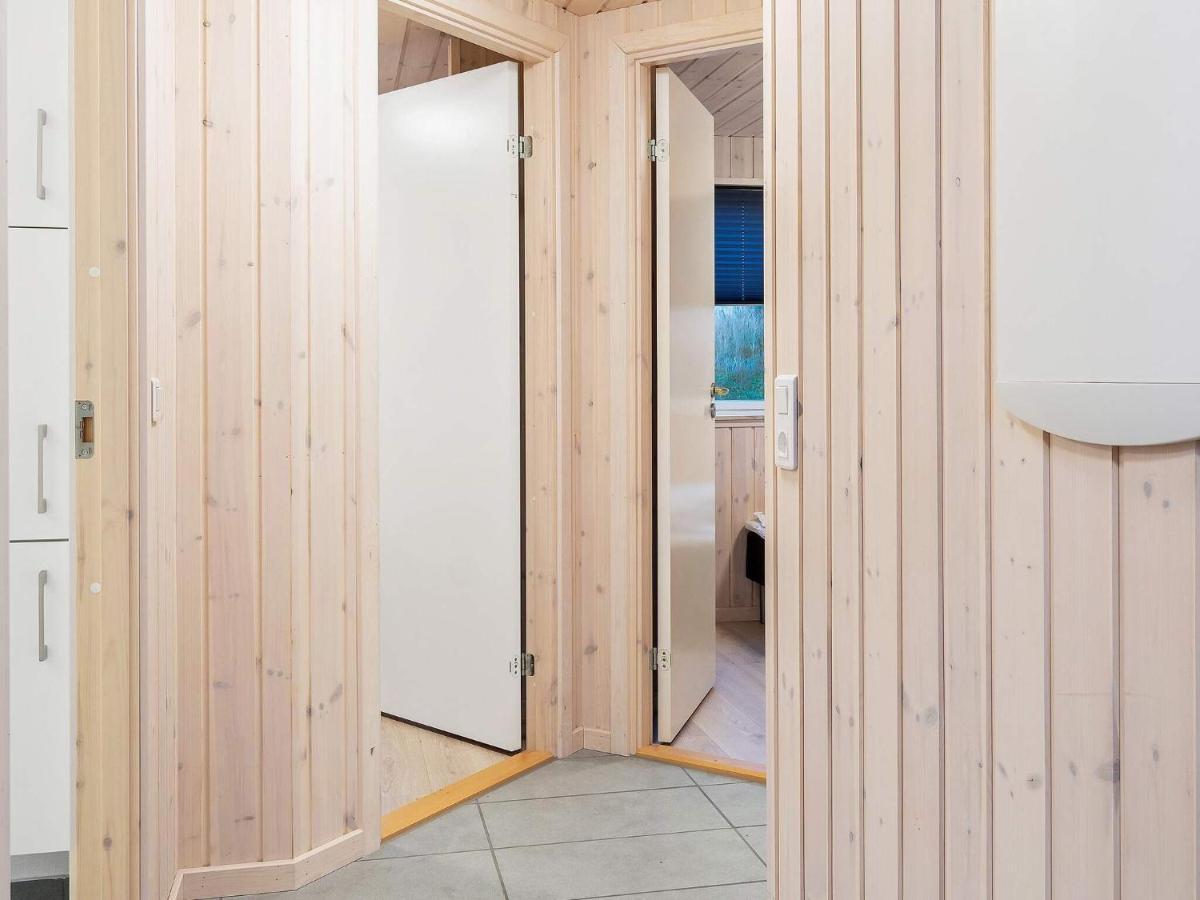 18 Person Holiday Home In Hasselberg Капелн Екстериор снимка